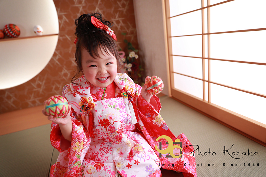 七五三の3歳女の子 かわいい笑顔に癒されました 金沢で前撮りロケでおすすめ口コミ多数の写真館フォトコザカのブログ